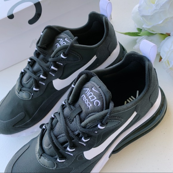 Nike Air Max 270 React Black and White NWT - Picture 8 of 11